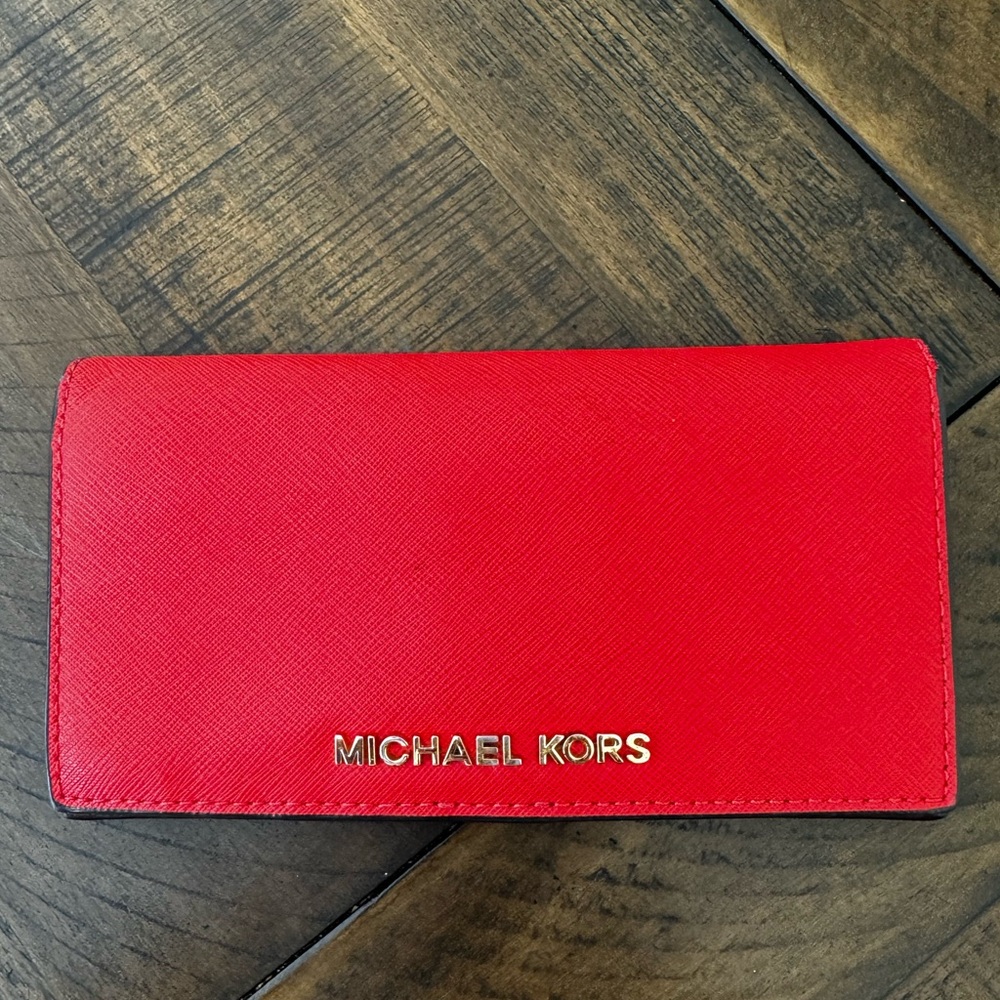 Jet Set Travel Saffiano Leather Wallet - Bright Red